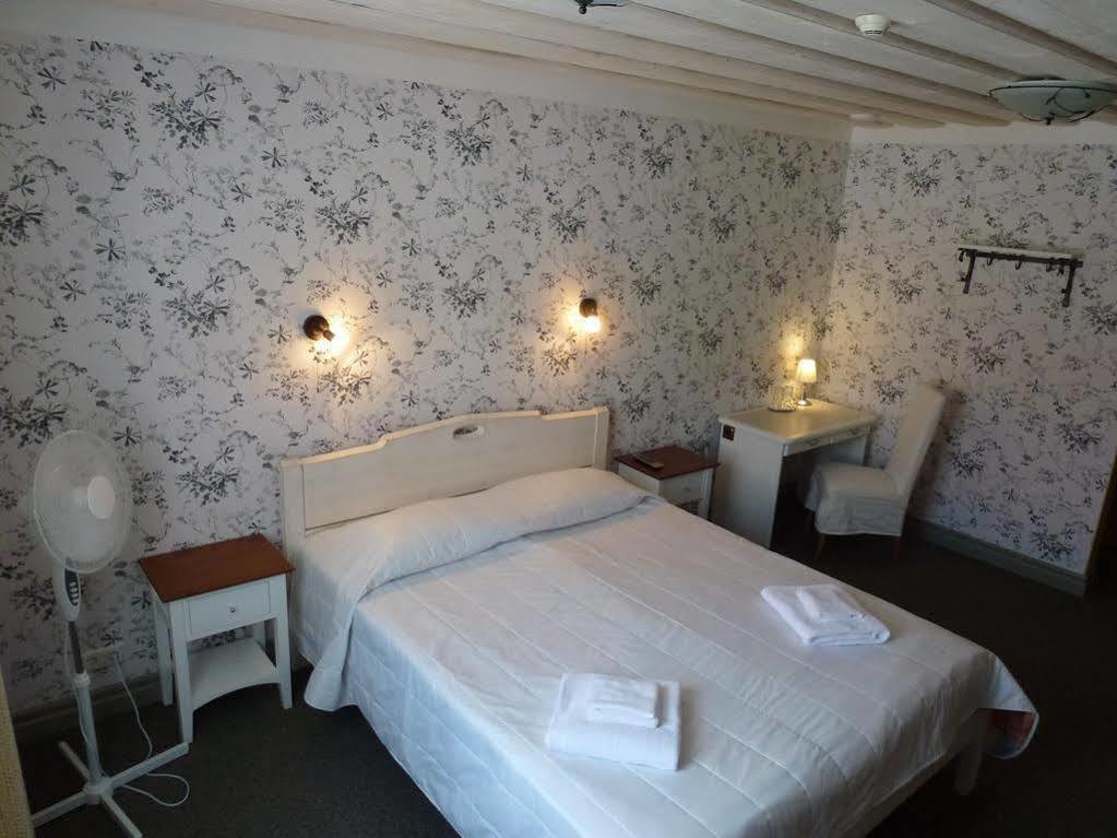 קורסארה Vanalinna Boutique Hotel מראה חיצוני תמונה